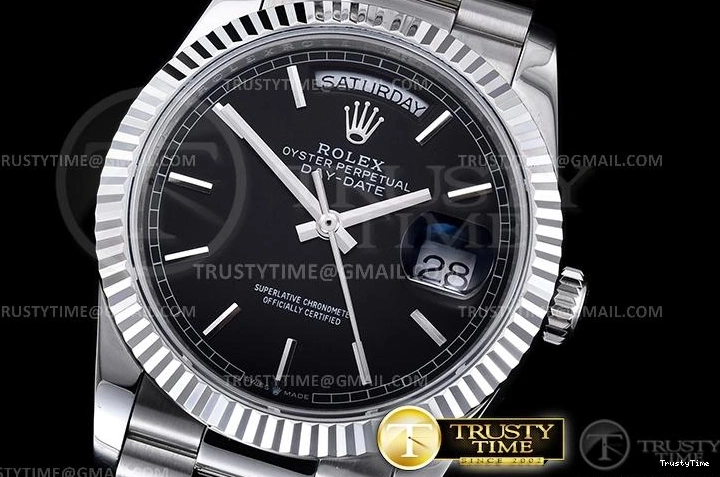 0820 Versatile RDD0220H – DayDate 36mm 701